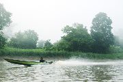 Foto: Cilts sievietes un saldūdens delfīnu meklējumi Borneo